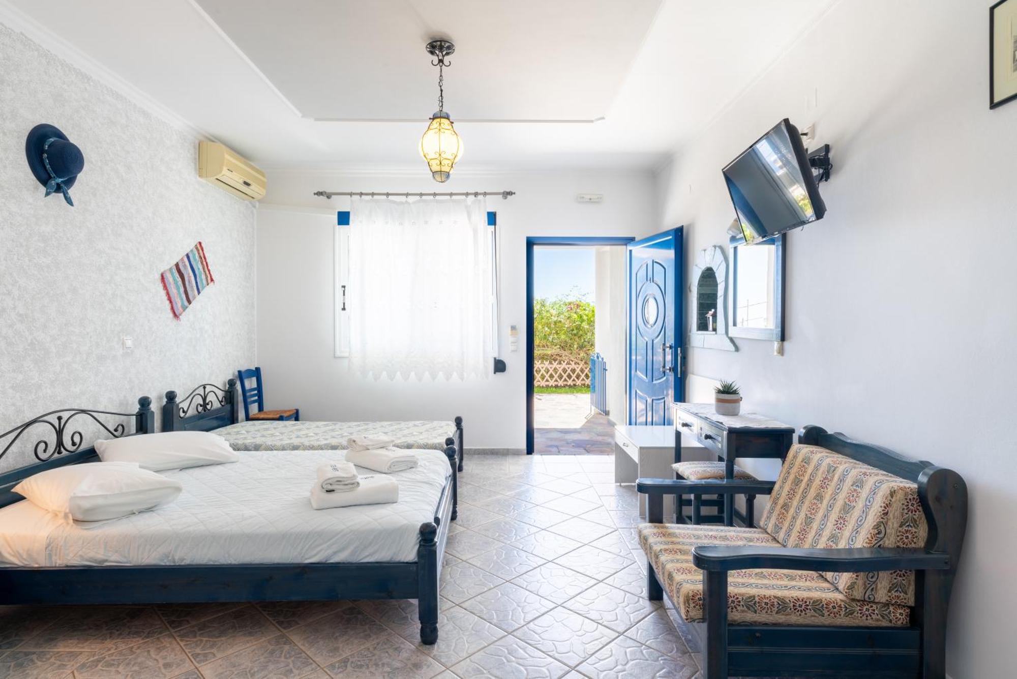 Sirines Aparthotel Vlachata Bagian luar foto
