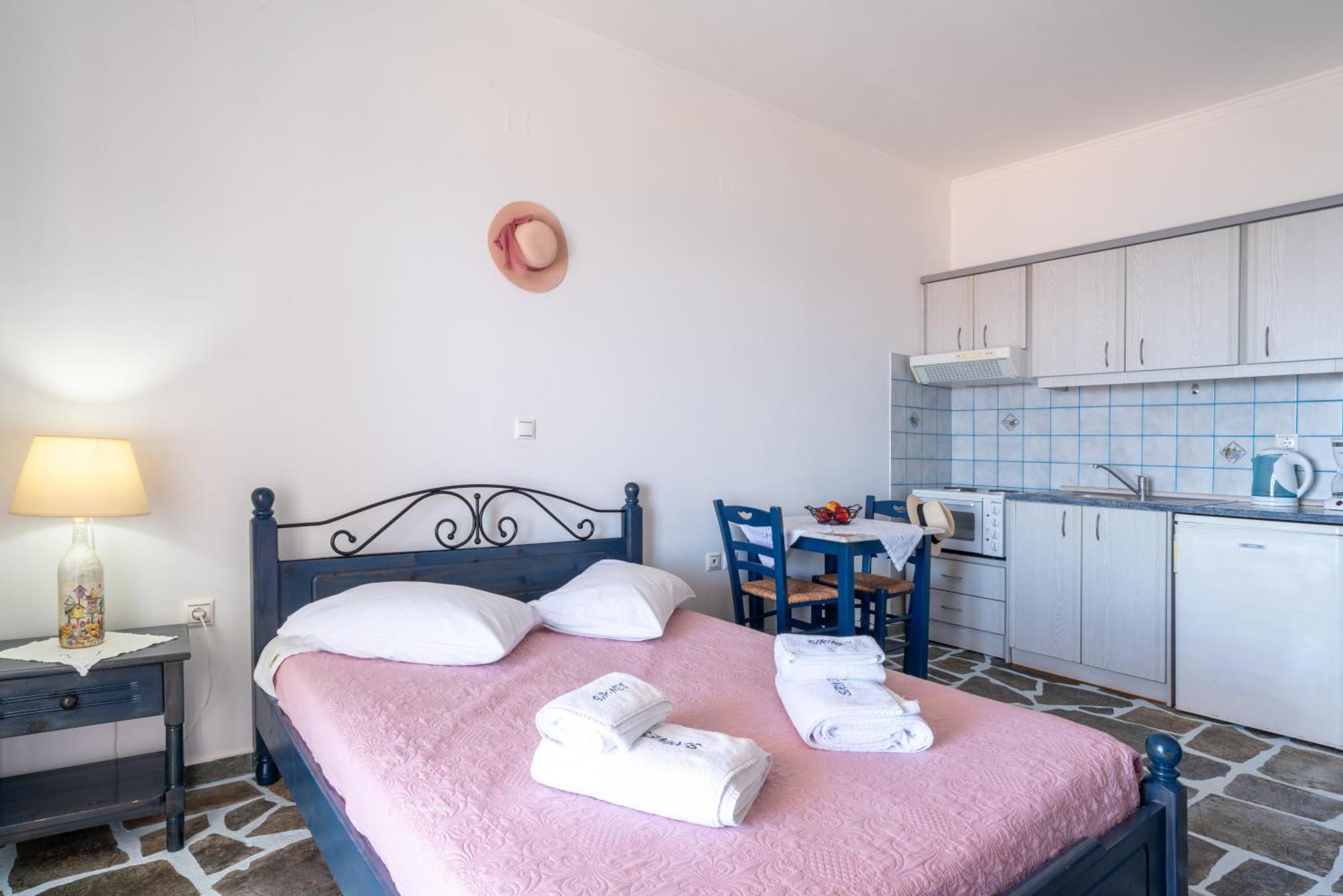 Sirines Aparthotel Vlachata Bagian luar foto